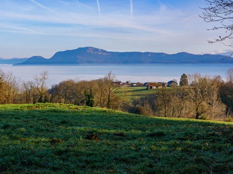 Le Mont de la Charvaz au dessus de la mer de nuages, déc. 2023