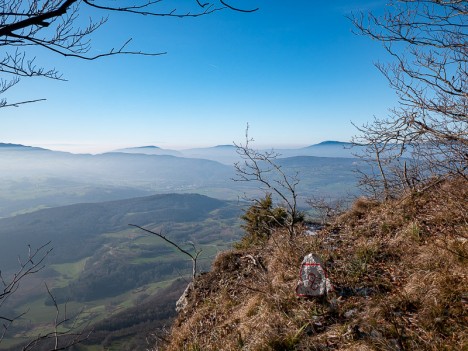 Yenne dans la brume, au loin, déc. 2019