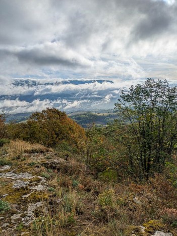 Le Mont du Chat et Château Richard au dessus de Novalaise