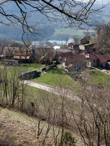 Monthoux, village