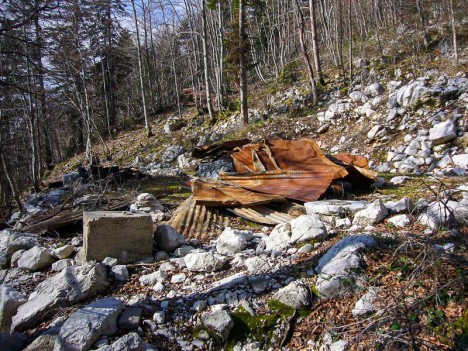 La ruine du refuge des Côtes, Bourdeau
