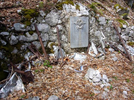 Stèle Pierre Allegre et son équipage morts en service aérien commandé, Aix les Bains