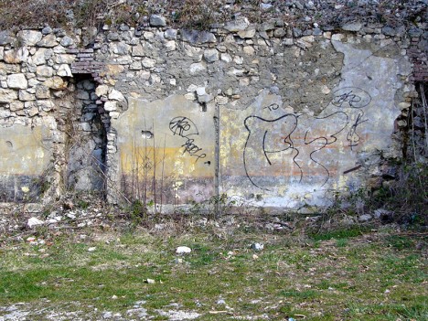 Vestige d'un mur des Villas Doria, Novalaise