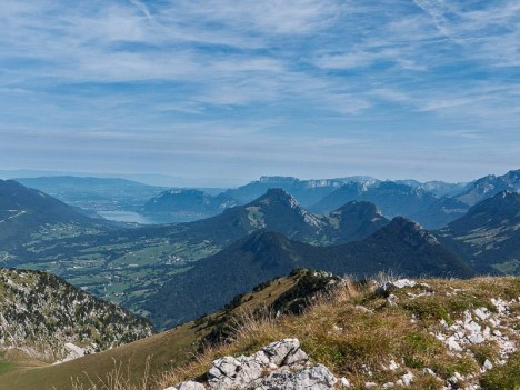 Panorama du Mont Colombier : le Lac d'Annecy