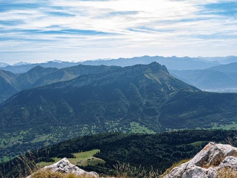 Panorama du Mont Colombier : la Dent d'Arclusaz
