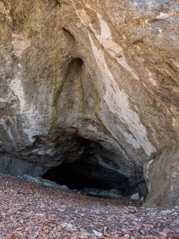 Porche de la Grotte de Bange (Sud), fév. 2020