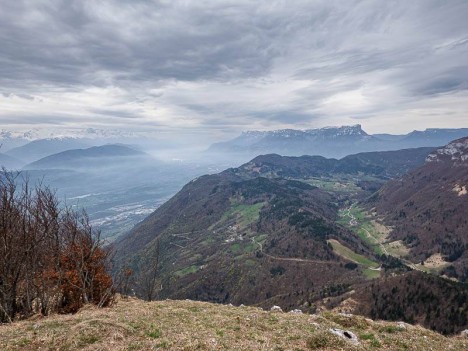 Sur la crête du Mont Charvay