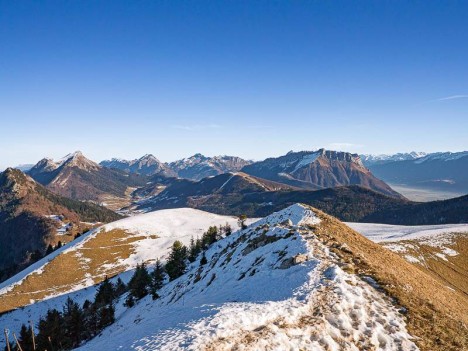 Le paysage des Bauges, du Mont Colombier à la Dent d'Arclusaz