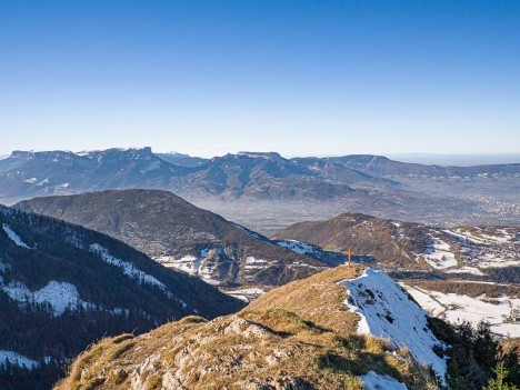 Pointe de la Galoppaz, Chartreuse Nord et croix