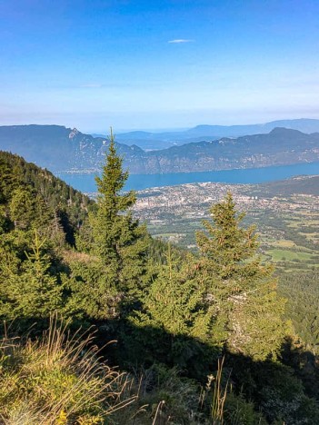Paysage du Lac du Bourget et d'Aix-les-Bains