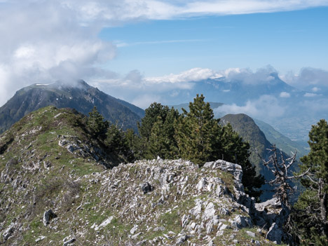 Face à la Pointe de la Galoppaz