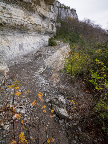 Au pied de la Falaise de Montfruitier