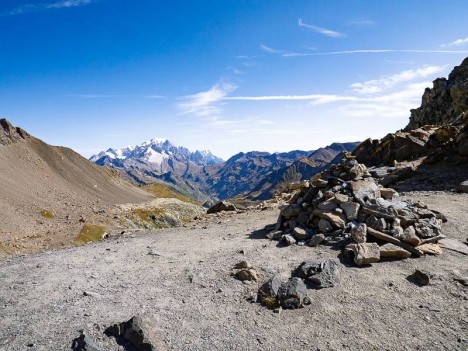 Le Col du Grand Fond, cairn