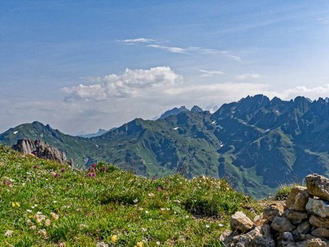Du Mont Coin au Roc de la Charbonnière