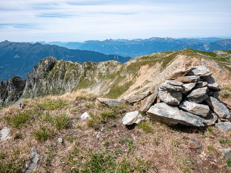 Cairn au sommet de la Pointe du Dard, août 2019