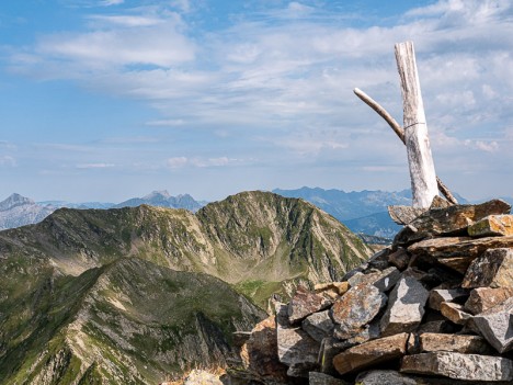 Le Pic de Vache Rouge et le Mont Mirantin