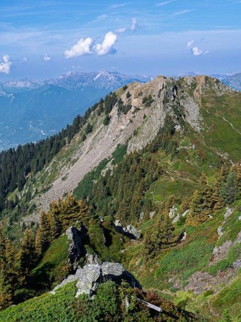 Le versant Est de la Roche Pourrie