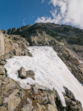 Névé sur le parcours de l'arête