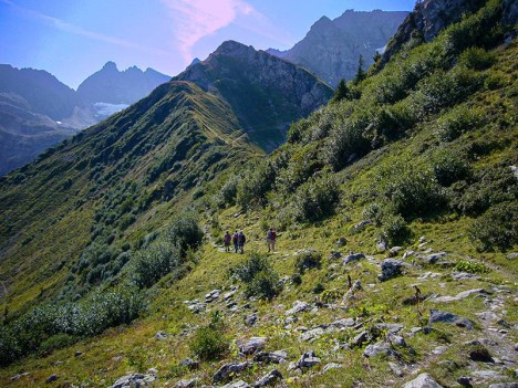 Traversée sous le Mont Saint-Mury