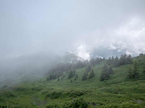 Brouillard sur les crêtes du Grand Rocher