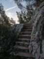 Escalier sur le chemin du Tunnel des Goélands