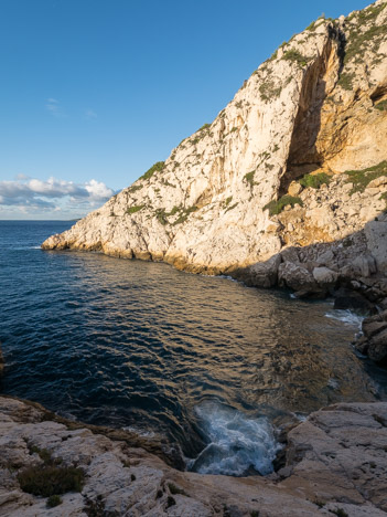 Sortie du collecteur des égouts dans la Calanque de Cortiou