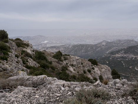 Marseille dans la brume