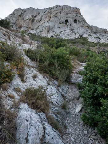 Sentier sous la Grotte Dechaux