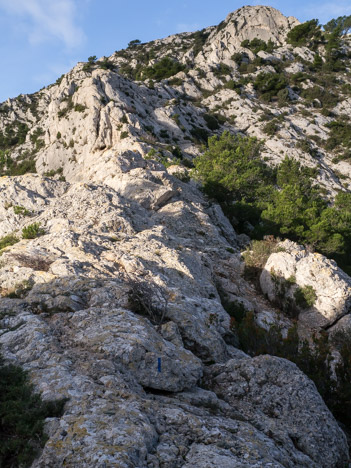 Au pied de l'arête Est du Sommet de Marseilleveyre