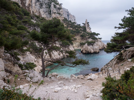 La plage de la Calanque de Sugiton