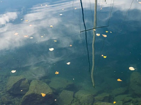 Reflet dans le port de plaisance d'Évian