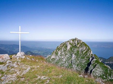 Nouvelle croix du Château d'Oche, la Dent d'Oche