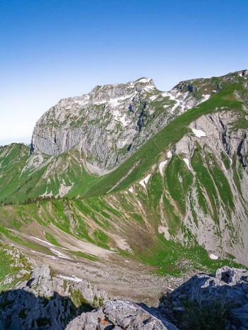 Le Col de la Vernaz et les Cornettes de Bise