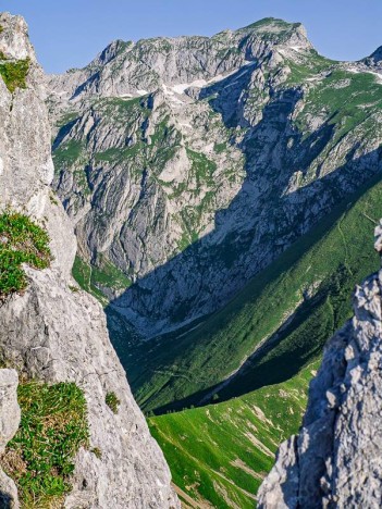 Brèche de l'arête Ouest de la Pointe d'Arvouin, les Cornettes de Bise