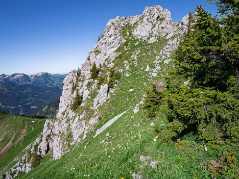 Accès à la Pointe d'Arvouin, depuis la brèche