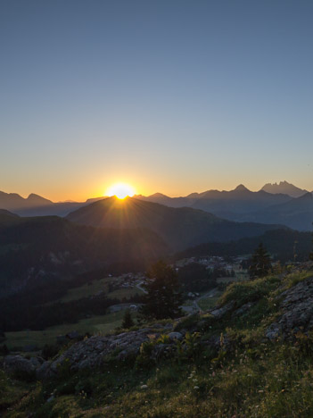 Lever de soleil sur le Mont Caly