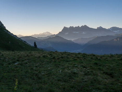 Lever de soleil sur les Dents du Midi