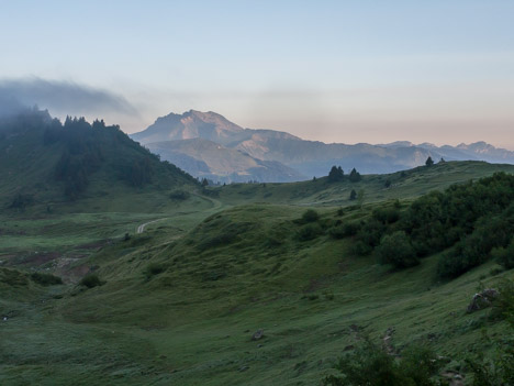 Le Roc d'Enfer derrière le Col de Joux Plane