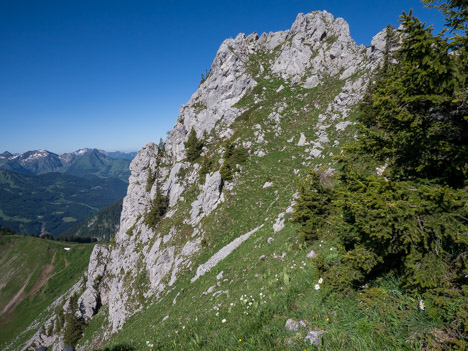 Accès à la Pointe d'Arvouin, depuis la brèche