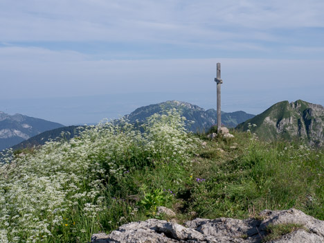 Croix au sommet du Roc de Tavaneuse