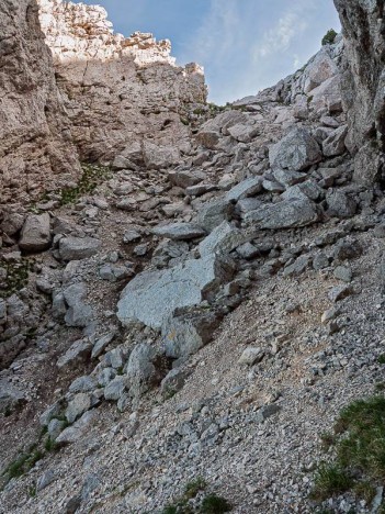 Chamechaude, dans le coude du couloir cheminée Ouest