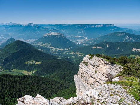 Au bord des falaises du Jardin Sud de Chamechaude