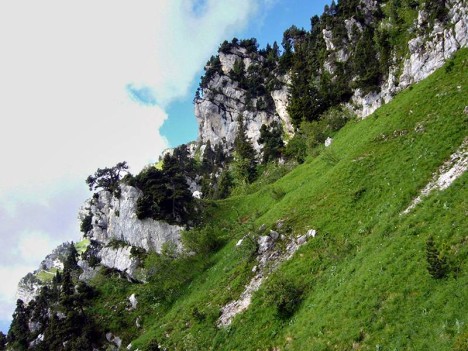 Raide pente à traverser dans le Passage du Fourneau