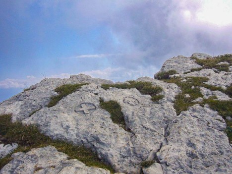 Borne Frontière France/Savoie sur la crête du Gand Manti