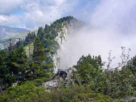 Nuages sur les falaises du Grand Manti