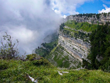 Feuilleté de calcaire impressionnant sous la crête du Grand Manti
