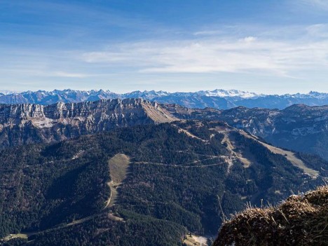 Les Lances de Malissard derrière le Bec de la Scia