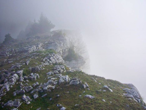Au bord des falaises du Mont Outheran