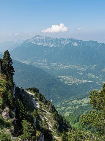 Le Grand Som au delà de la Vallée des Entremonts