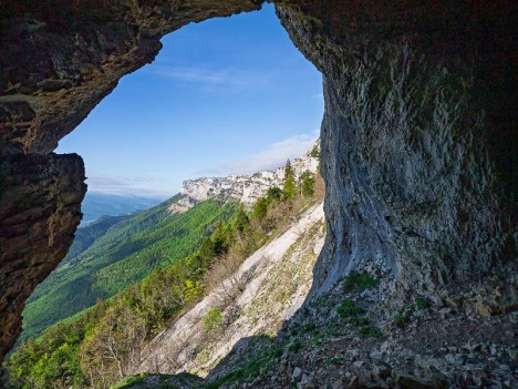 À l'entrée du Trou de la Rousse